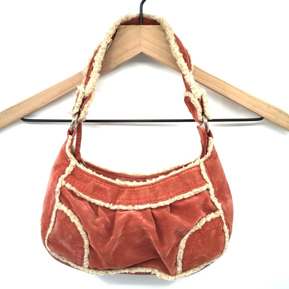 UNIONBAY Handbags - y2k vintage Unionbay peach pink sherpa small under arm bag shoulder bag